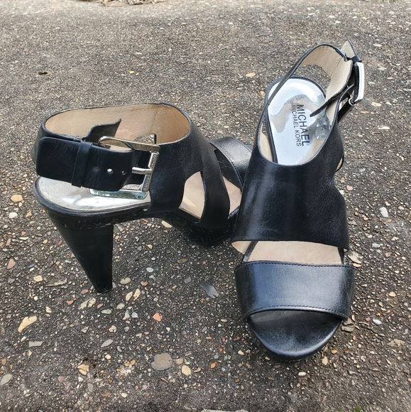 Michael Kors platforms - Picture 2 of 4